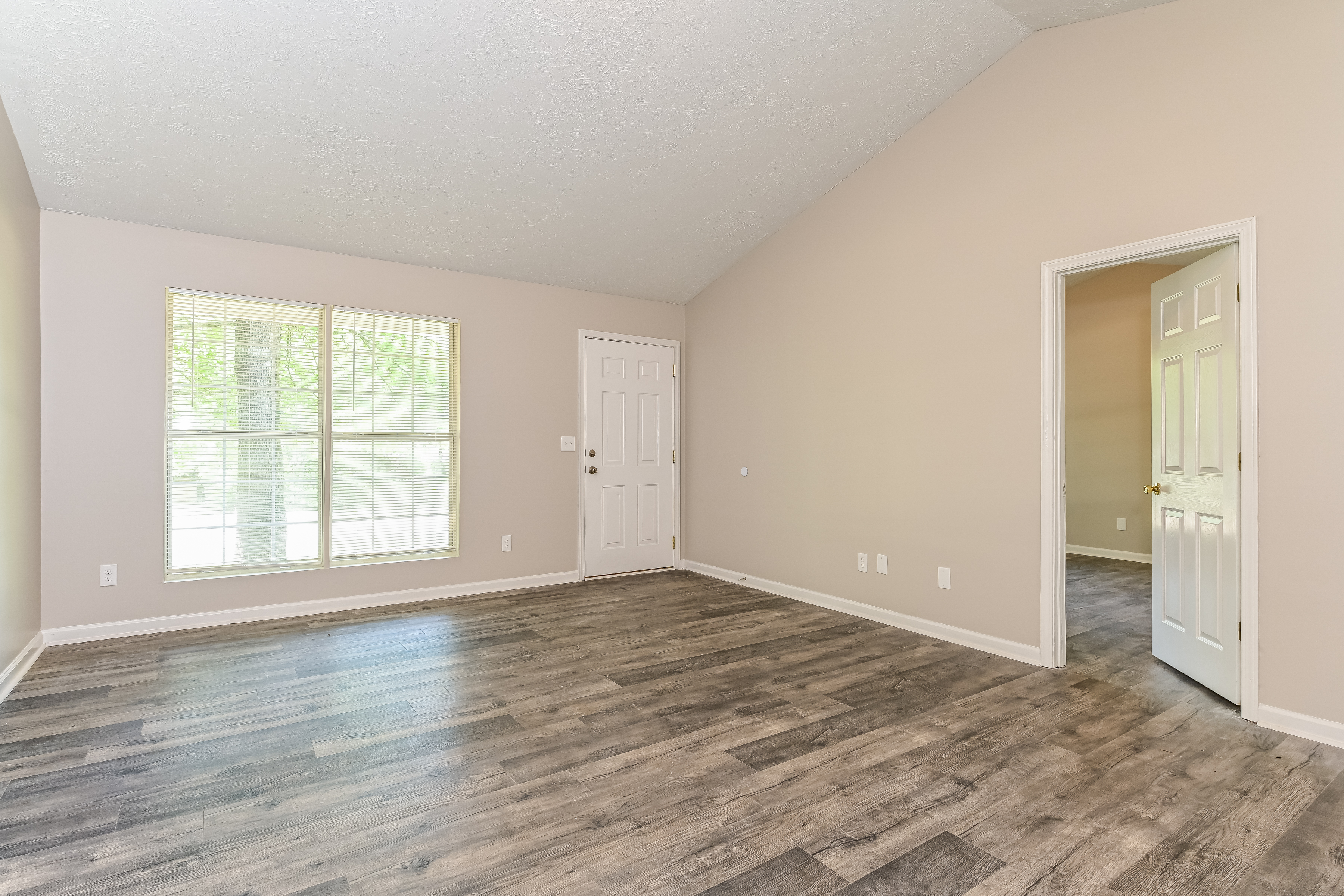 107 Live Oak Dr Jackson, GA 30233